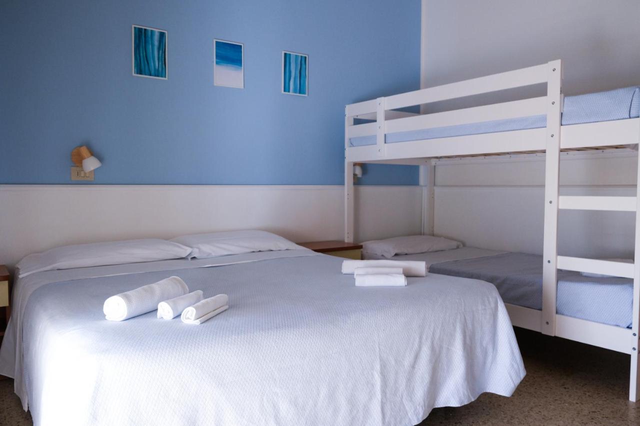 קרביה Hotel Vienna מראה חיצוני תמונה